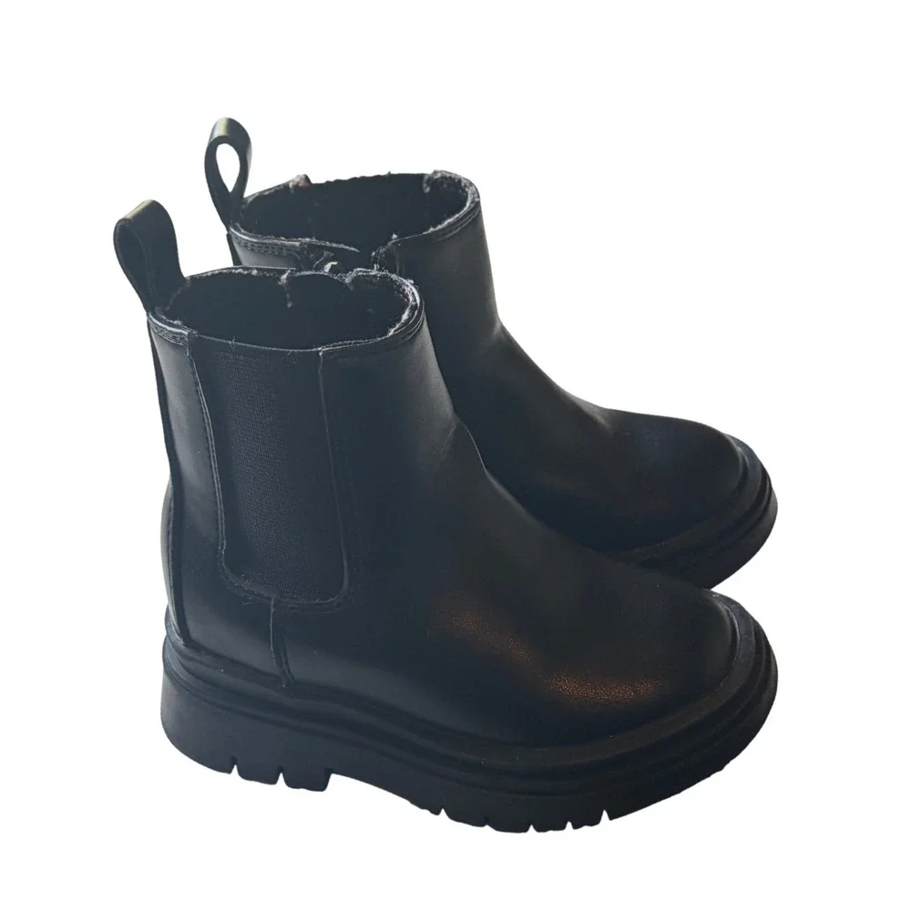 Baby Gap Kids Black Faux Leather Chelsea Lug Sole‎ Boots Size 5 Zipper Side